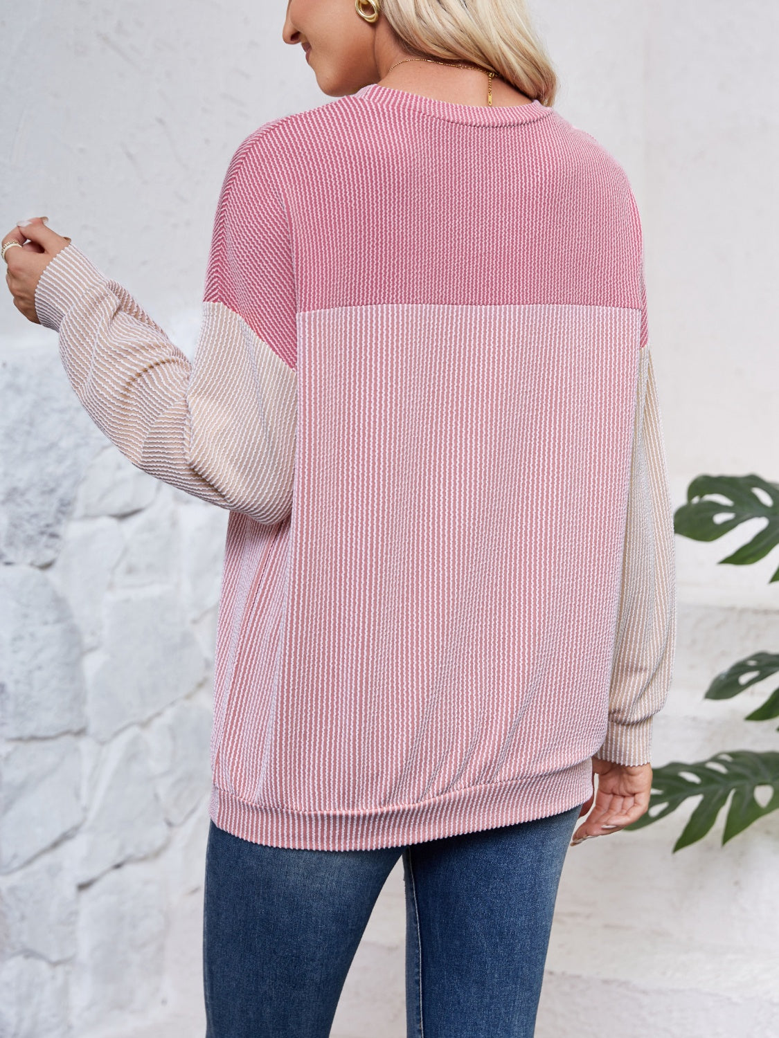 Lovelet Color Block Round Neck Long Sleeve Sweatshirt - EkaVibe