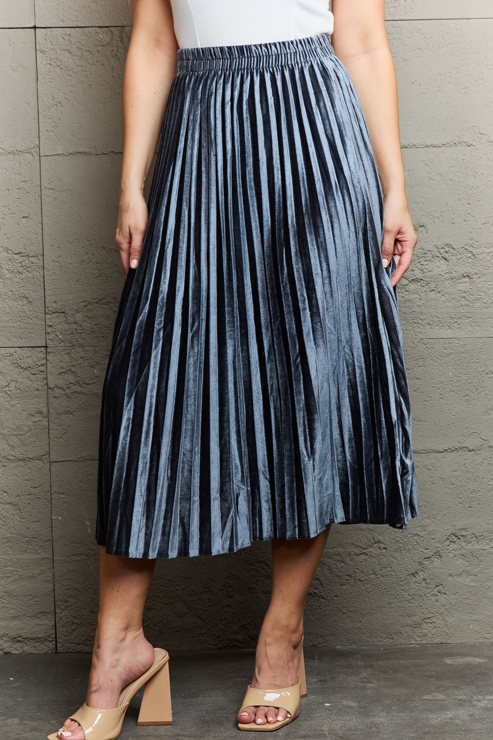 Ninexis Accordion Pleated Flowy Midi Skirt - EkaVibe