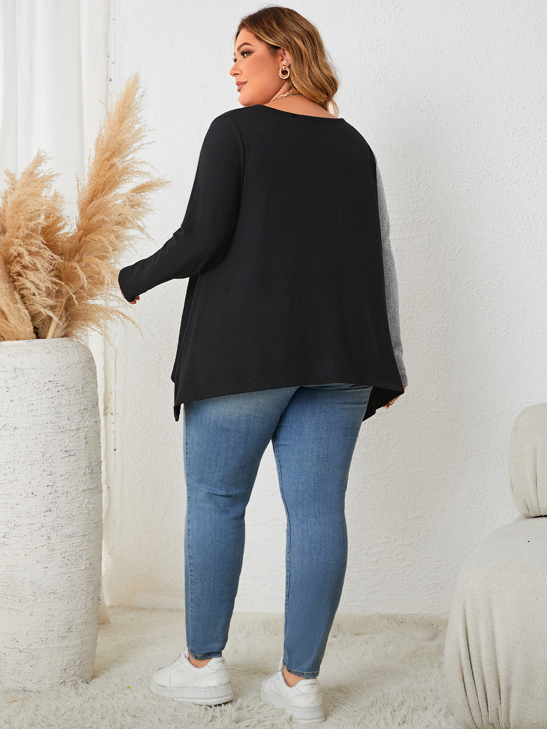 Honey Plus Size Contrast Notched Neck T-Shirt - EkaVibe