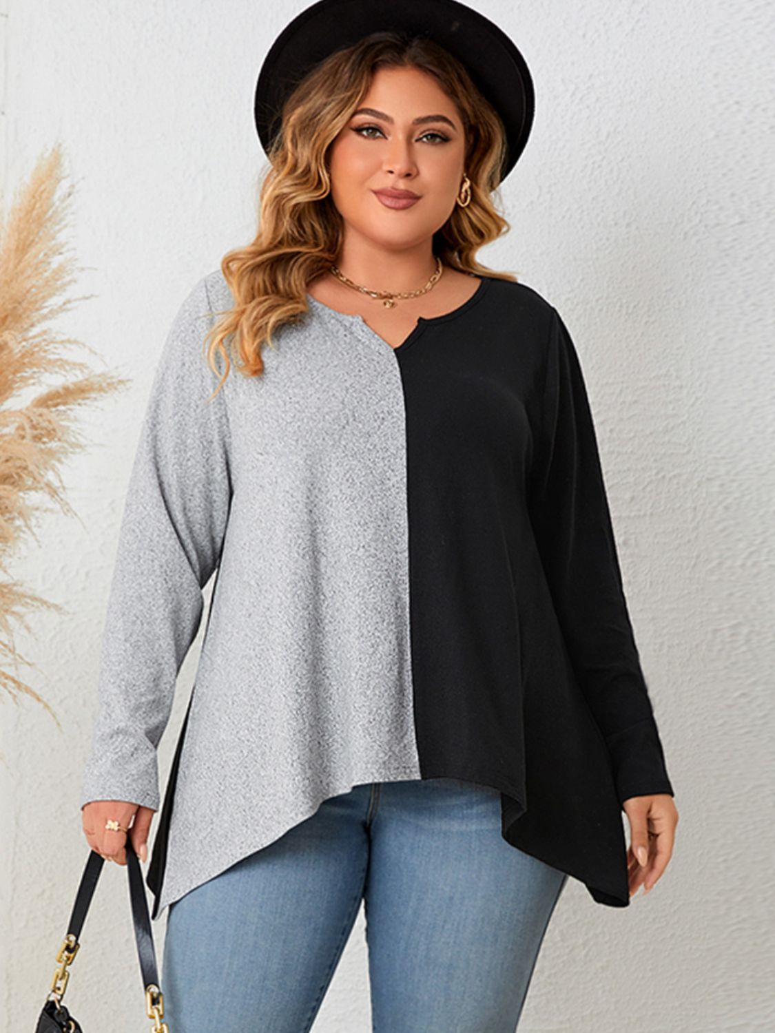 Honey Plus Size Contrast Notched Neck T-Shirt - EkaVibe