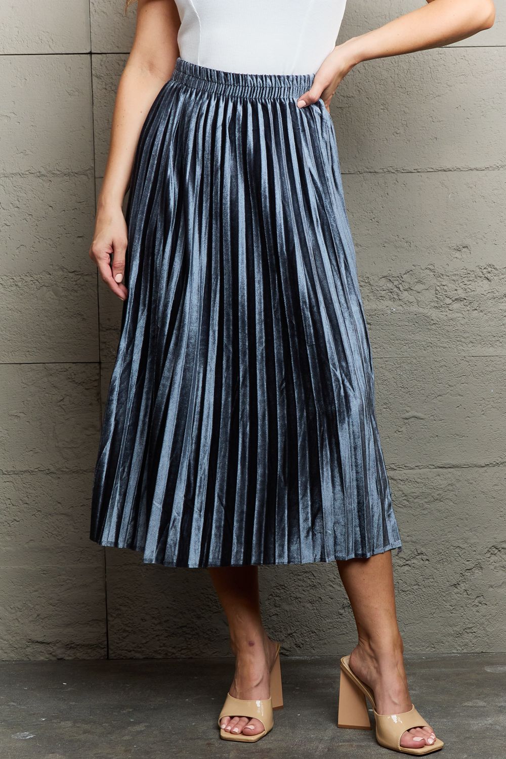 Ninexis Accordion Pleated Flowy Midi Skirt - EkaVibe