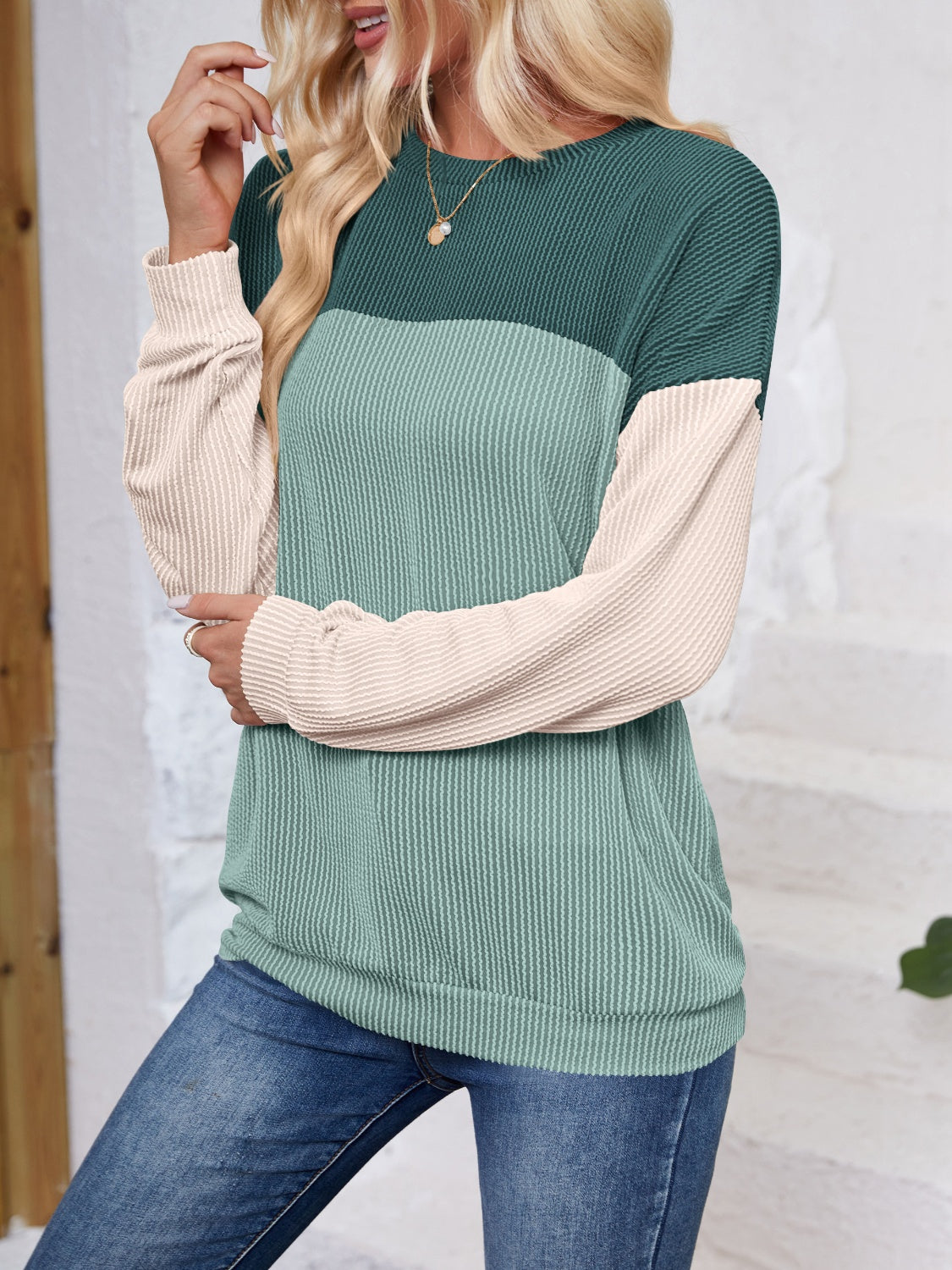 Lovelet Color Block Round Neck Long Sleeve Sweatshirt - EkaVibe