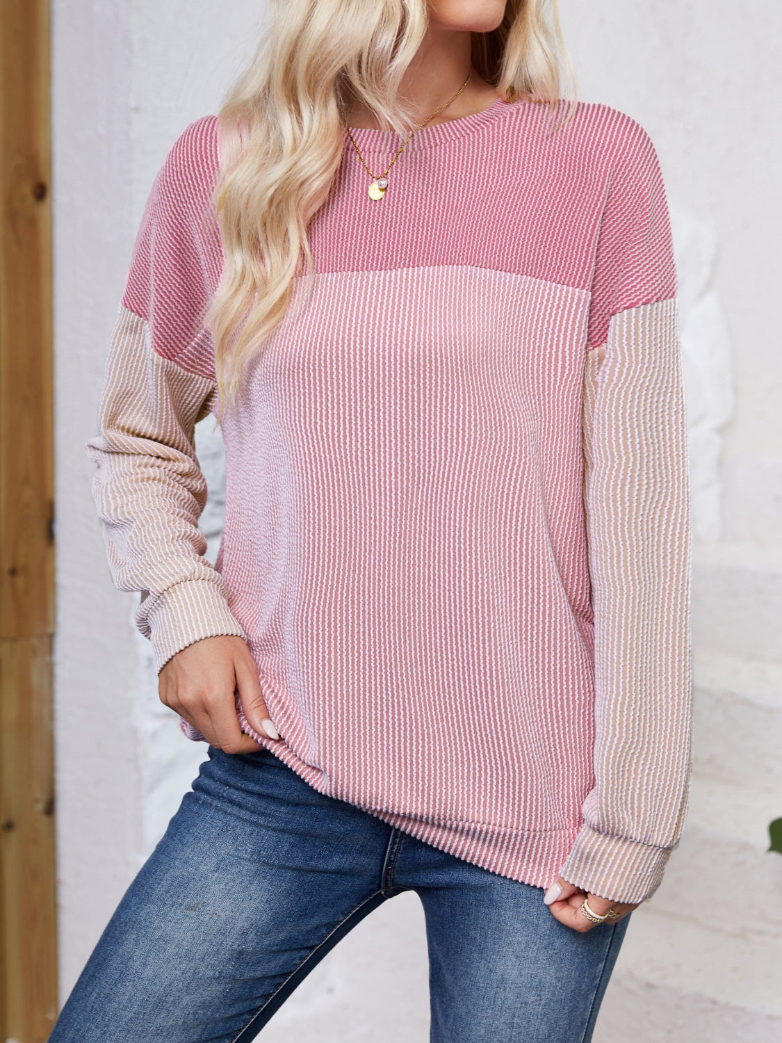 Lovelet Color Block Round Neck Long Sleeve Sweatshirt - EkaVibe