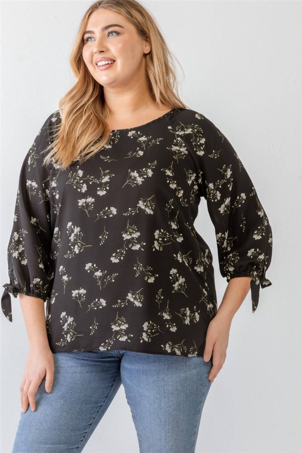 Zenobia Plus Size Floral Round Neck Blouse - EkaVibe