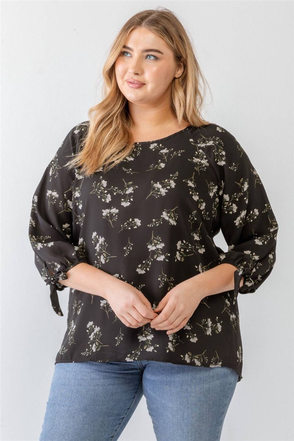 Zenobia Plus Size Floral Round Neck Blouse - EkaVibe