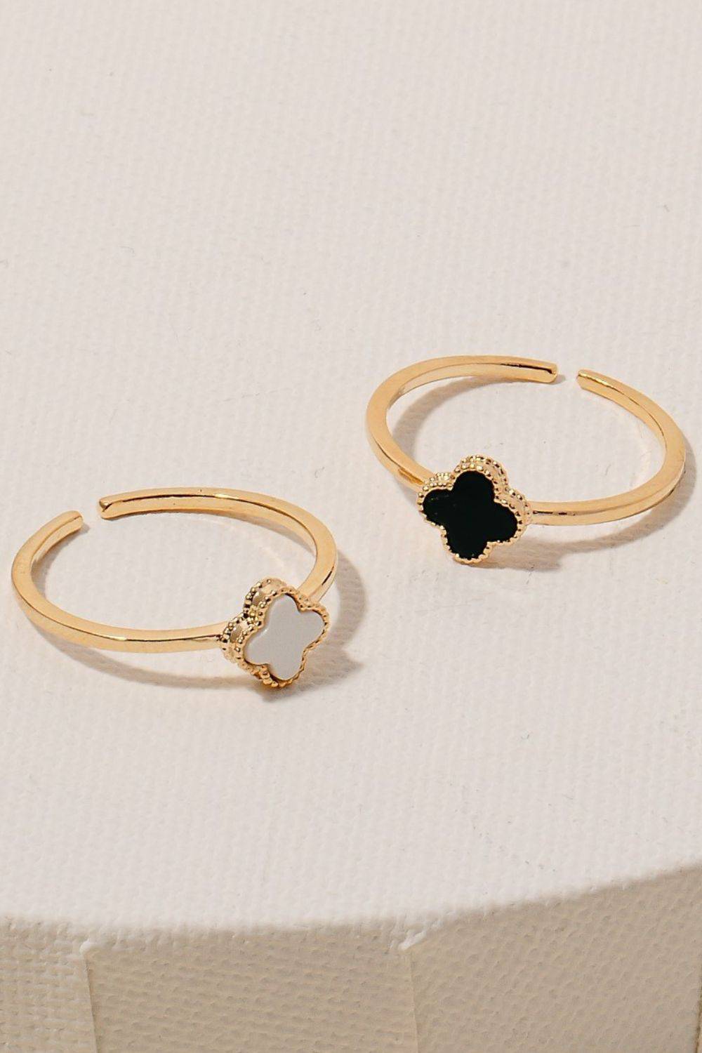 Fame Clover Charm Dainty Band Ring - EkaVibe