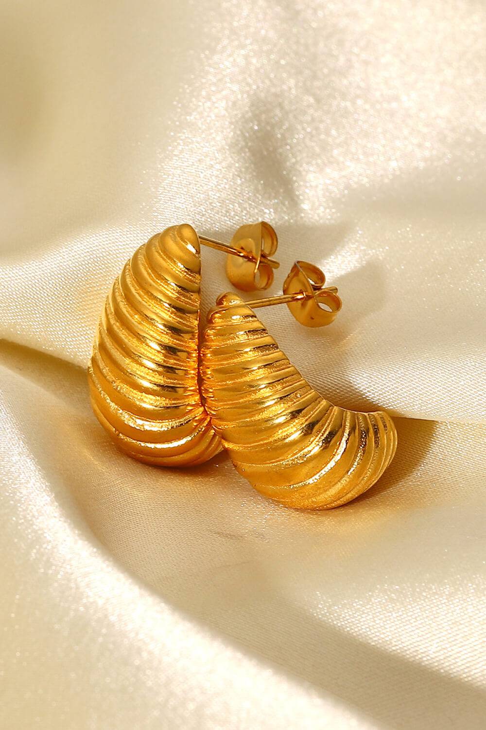 Shell Shore Spiral Stud Earrings - EkaVibe